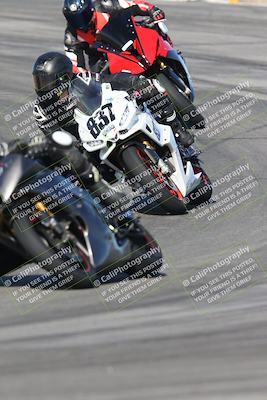 media/Nov-16-2025-Race Pace (Sun) [[8c5fa54630]]/Verified Riders/1-Turns 9 and 10 (925am)/